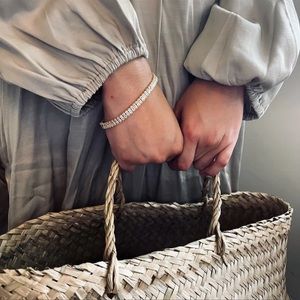 Elegant and minimalist Gold Bracelet